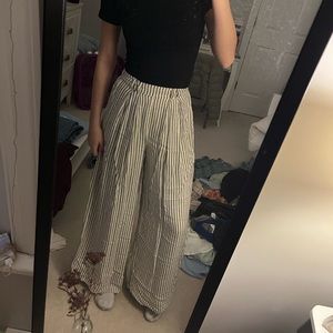 White/Gray Flowy Pant